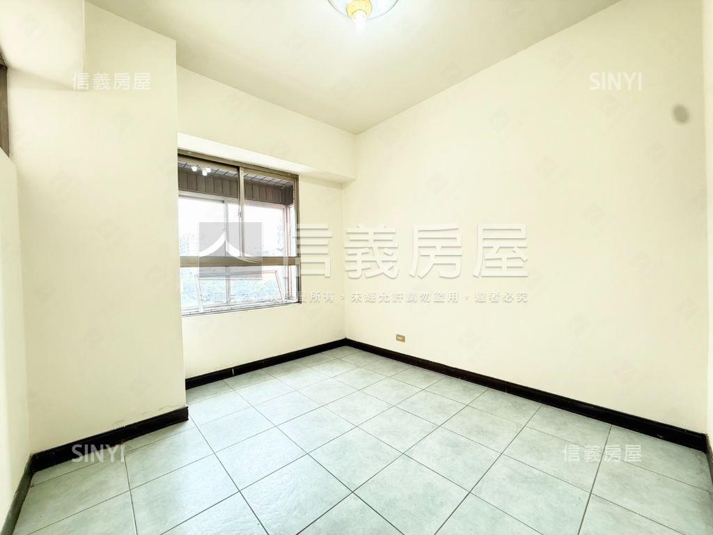 漢口商圈大三房平面車位房屋室內格局與周邊環境