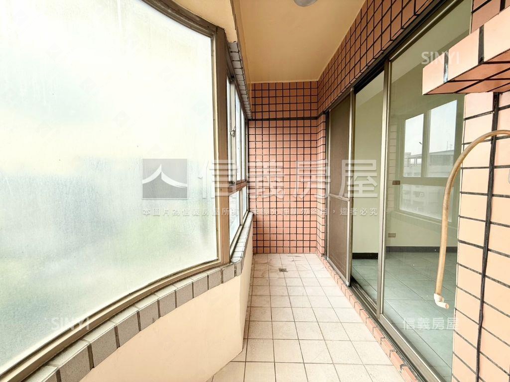 漢口商圈大三房平面車位房屋室內格局與周邊環境