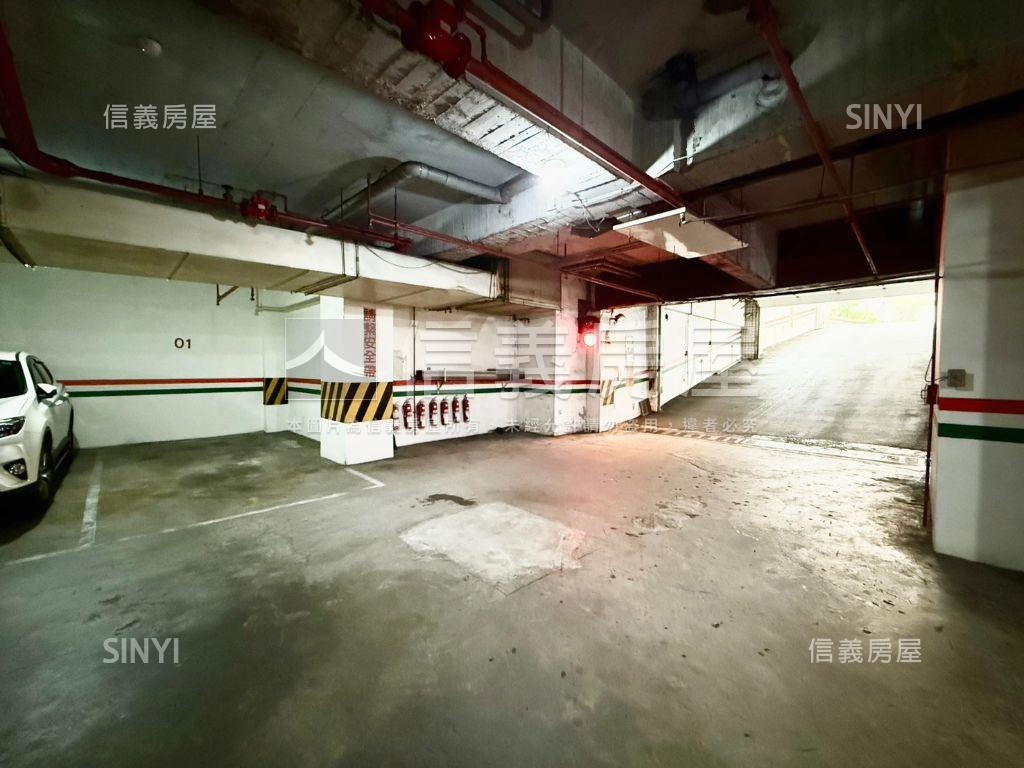 漢口商圈大三房平面車位房屋室內格局與周邊環境