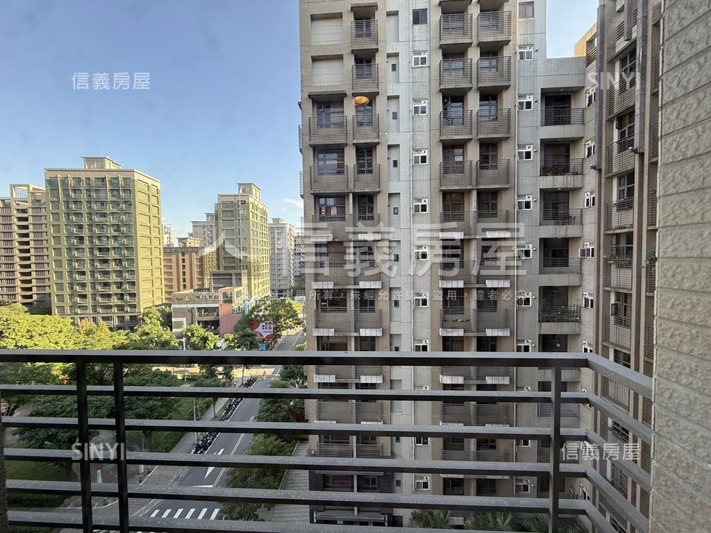 ＨＩＧＨ客兩房車位房屋室內格局與周邊環境