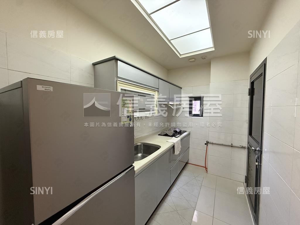 ＨＩＧＨ客兩房車位房屋室內格局與周邊環境