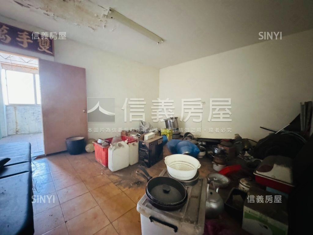 黃金實踐路大空間房屋室內格局與周邊環境
