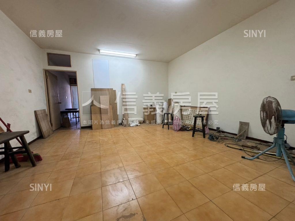 黃金實踐路大空間房屋室內格局與周邊環境