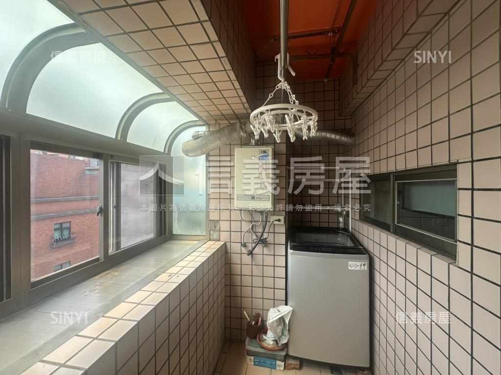 武陵溫馨三房車位房屋室內格局與周邊環境