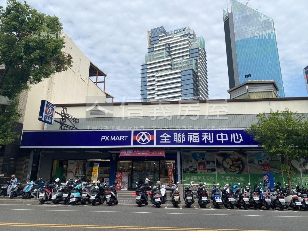 燙金七期正市政路透天店面房屋室內格局與周邊環境