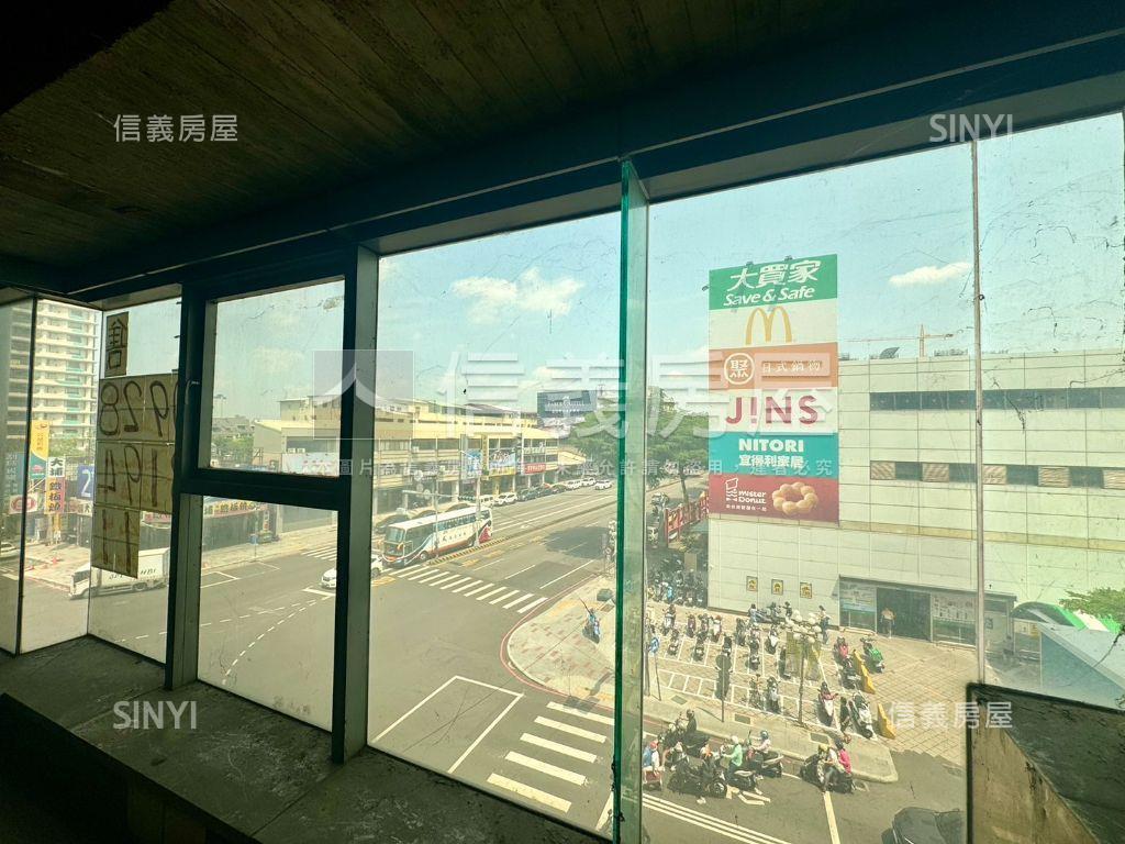 富山世貿氣派辦公房屋室內格局與周邊環境