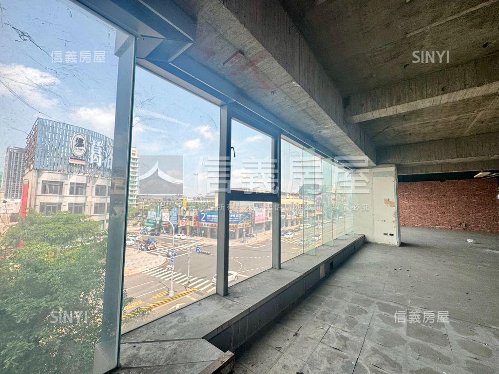 富山世貿氣派辦公房屋室內格局與周邊環境