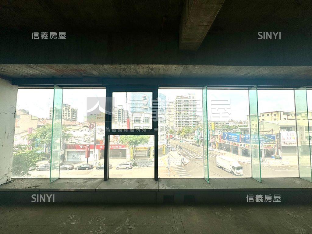 富山世貿氣派辦公房屋室內格局與周邊環境