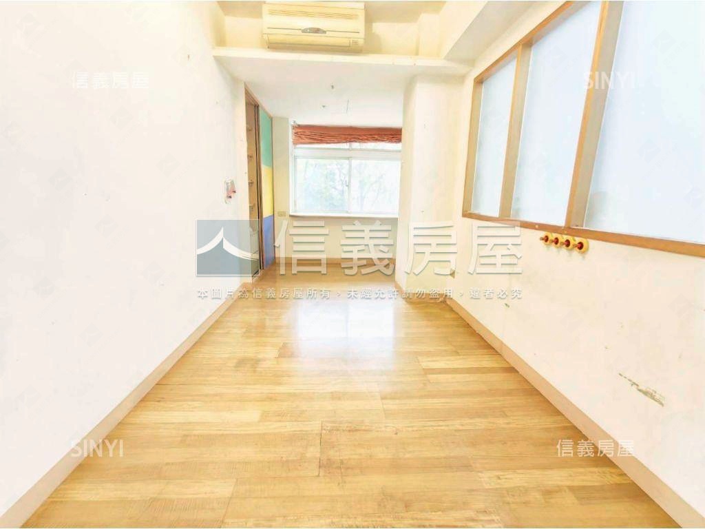 新店精美三房房屋室內格局與周邊環境