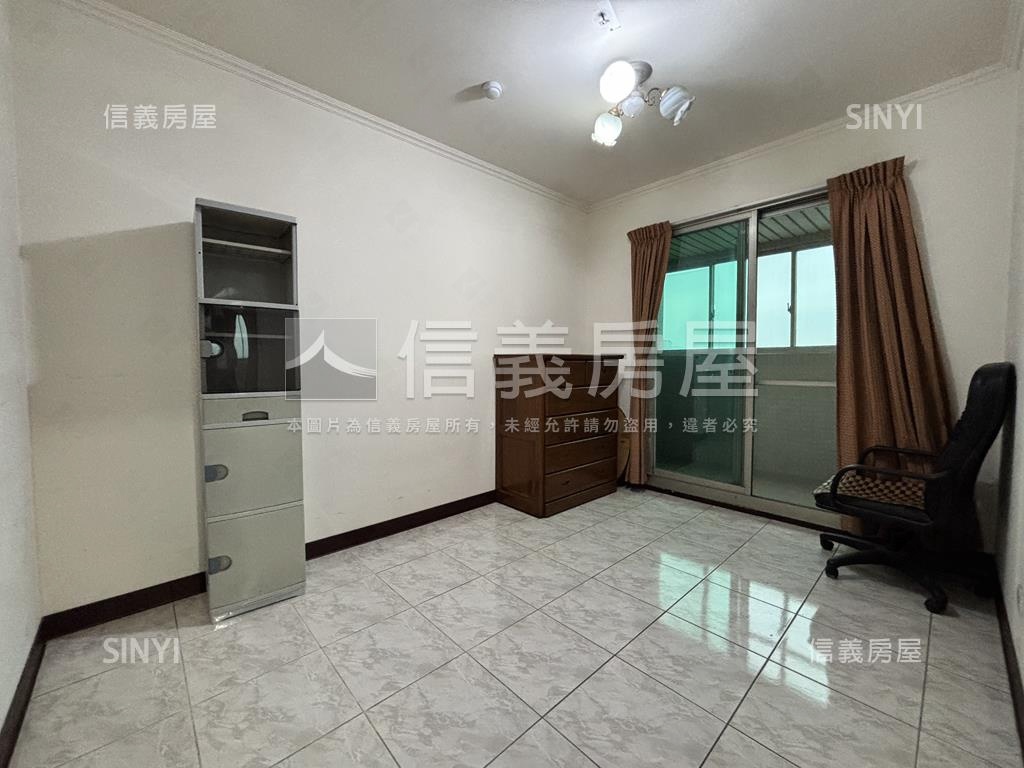 摩天高雄‧亮四房平車房屋室內格局與周邊環境