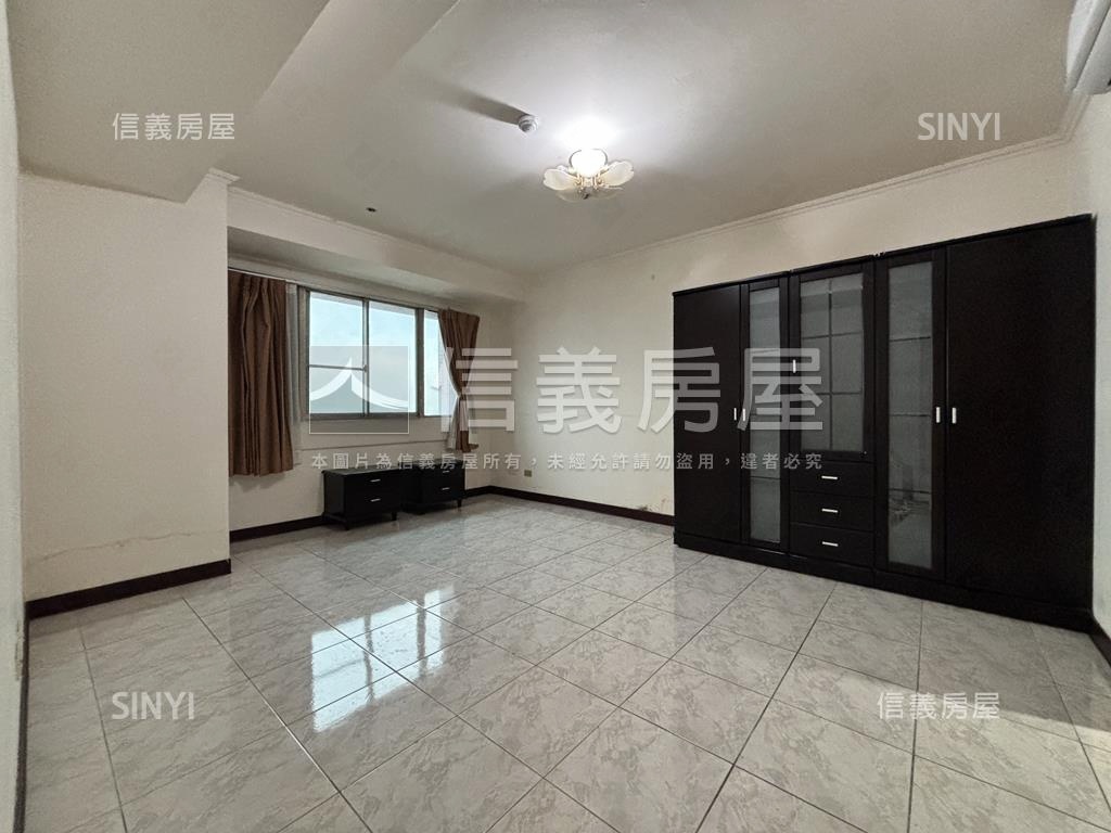 摩天高雄‧亮四房平車房屋室內格局與周邊環境