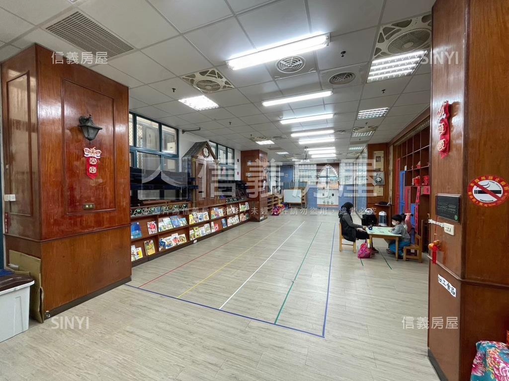 近家樂福巴黎富邑幼兒園房屋室內格局與周邊環境