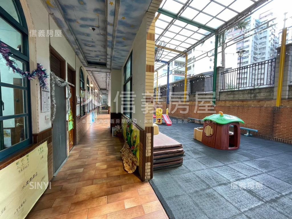 近家樂福巴黎富邑幼兒園房屋室內格局與周邊環境