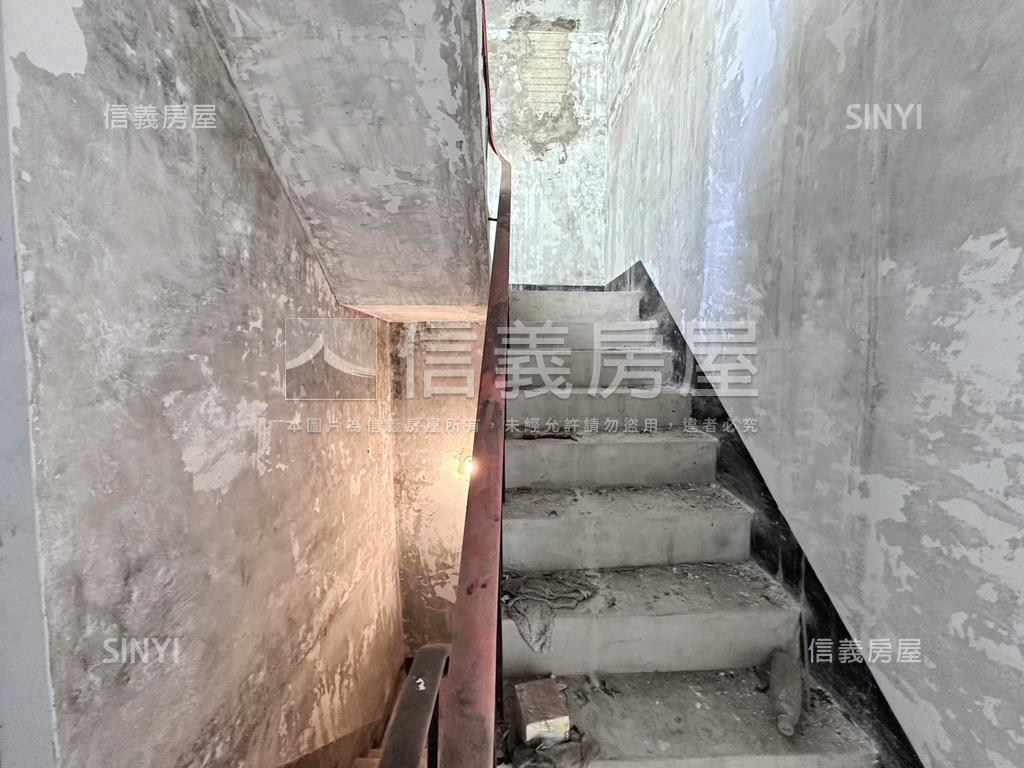 新竹高峰路稀有透天房屋室內格局與周邊環境