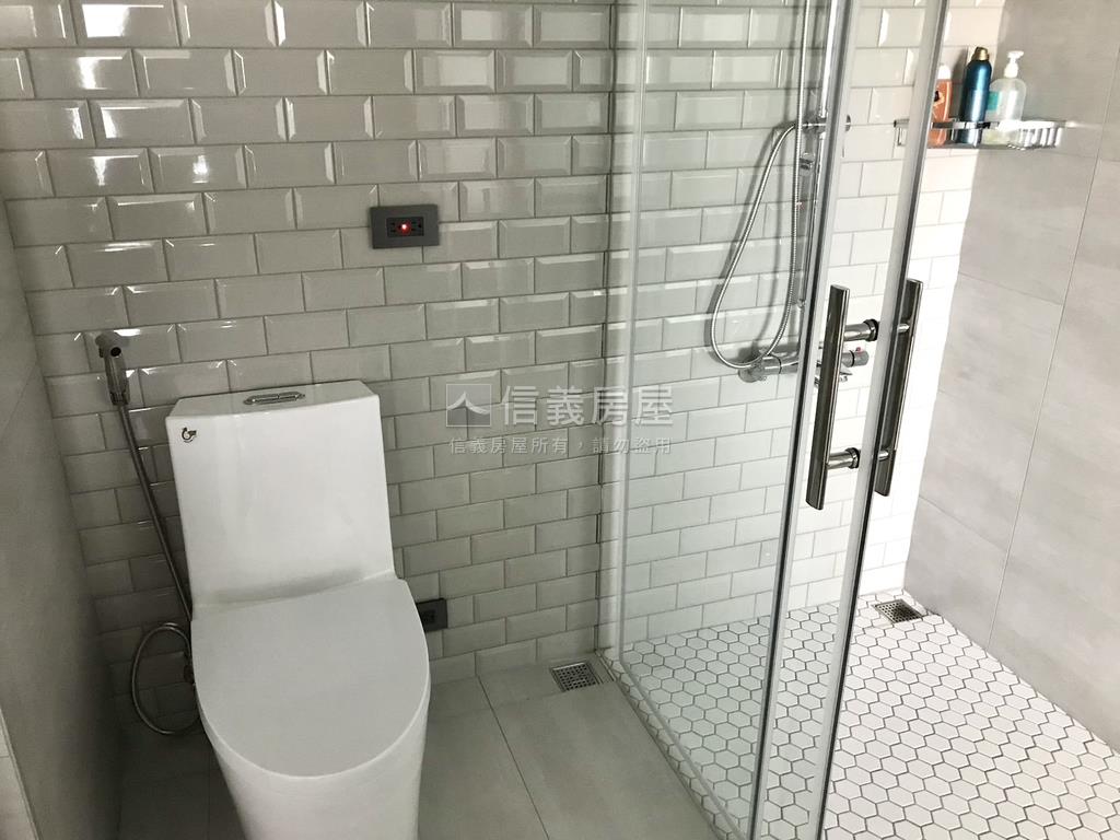 精裝修大四房平車房屋室內格局與周邊環境