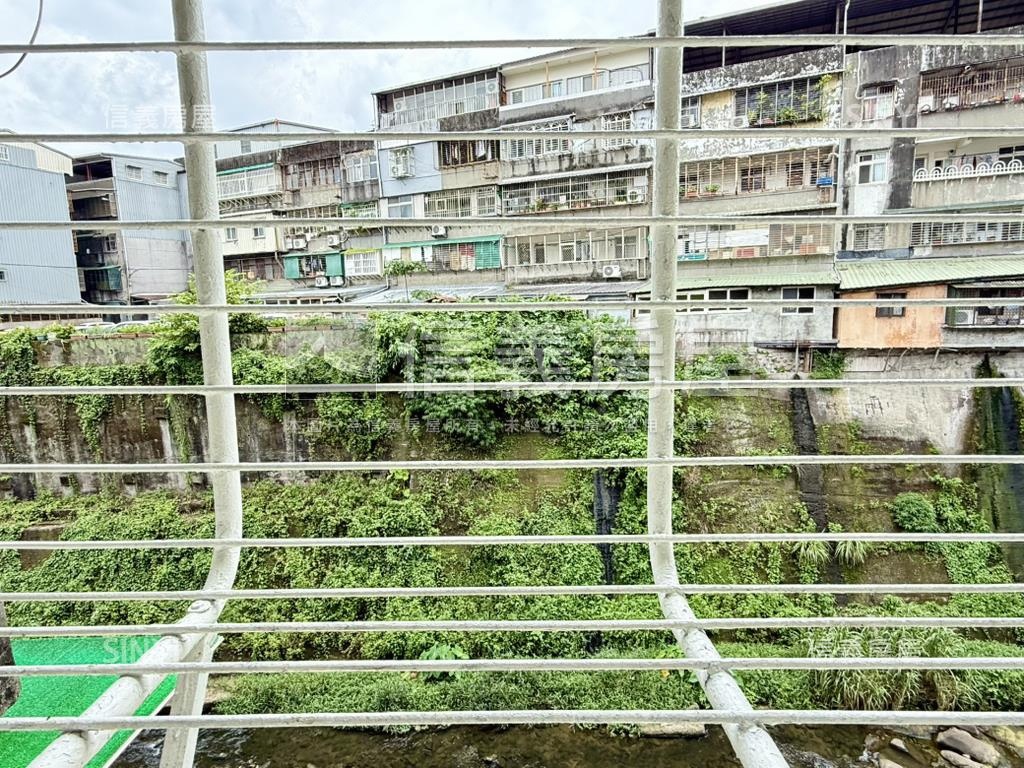 安康路邊間三面採光美寓房屋室內格局與周邊環境