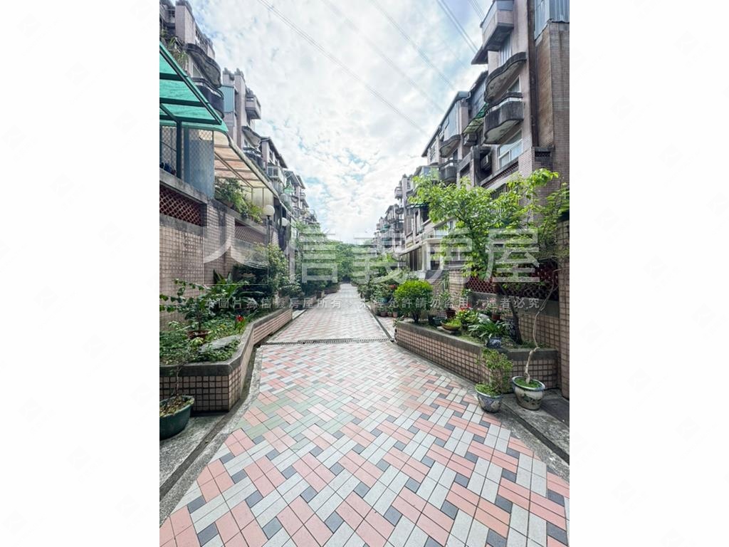 屋主誠售黎明清境藍天美景房屋室內格局與周邊環境