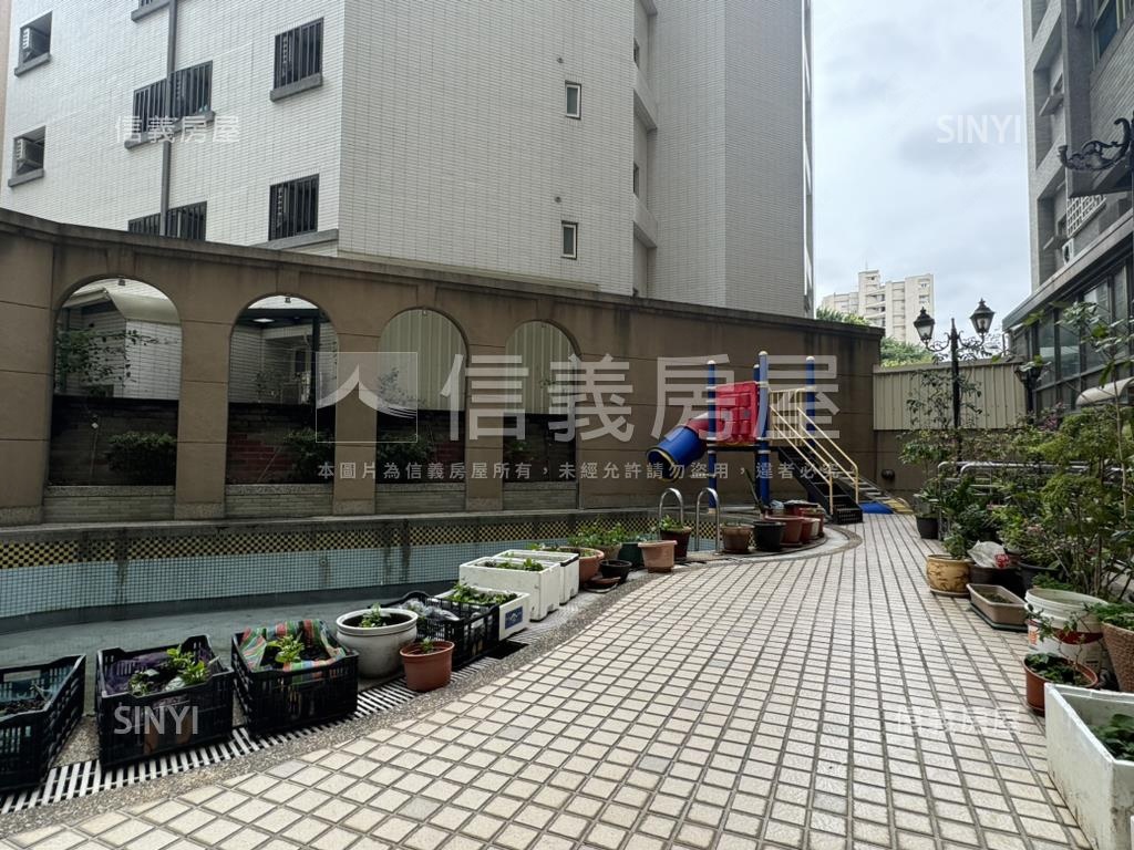 樓中樓２＋２大空間美屋房屋室內格局與周邊環境