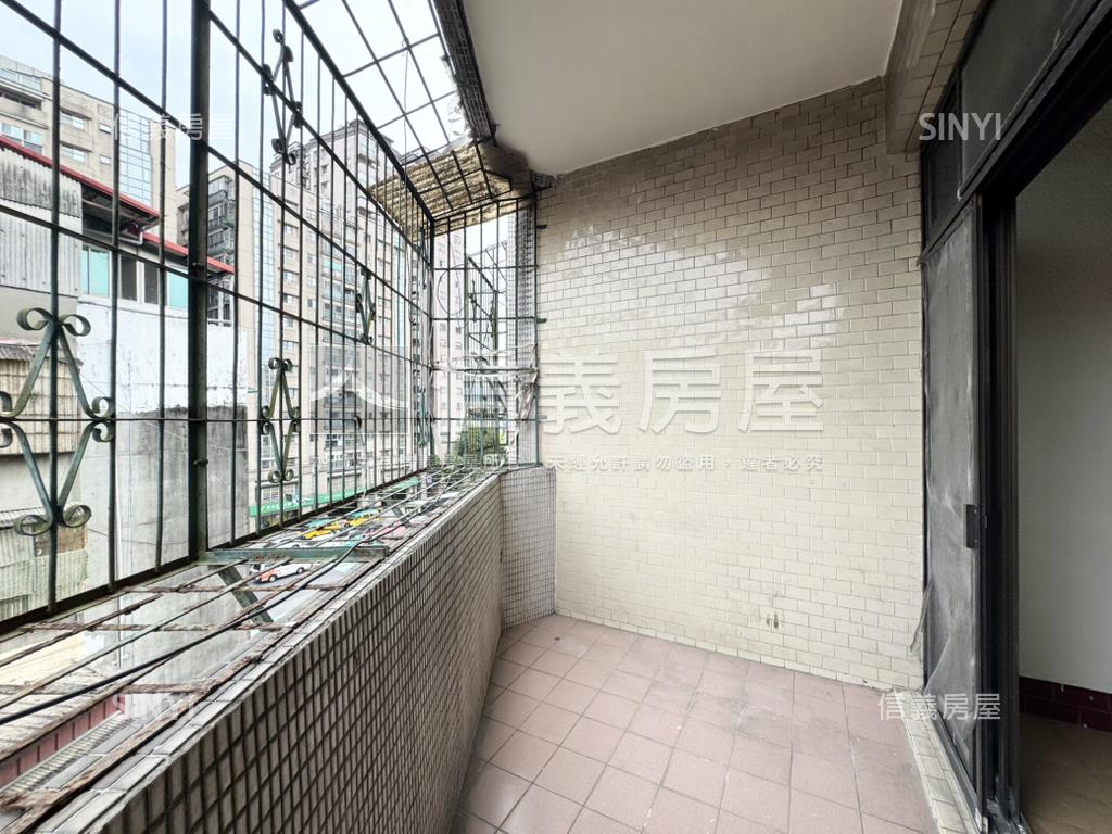 新店三民路３字頭公寓房屋室內格局與周邊環境