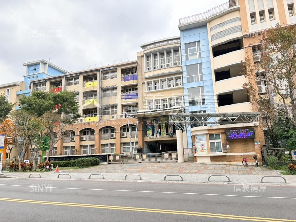 近新板～電梯３房二衛房屋室內格局與周邊環境