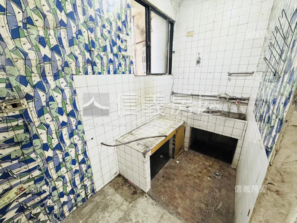 仁愛街低總價公寓房屋室內格局與周邊環境