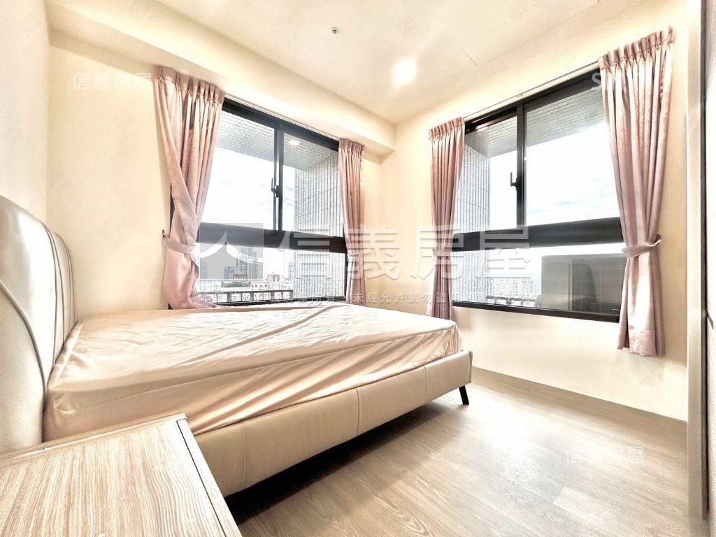 文心１號高樓大兩房車位房屋室內格局與周邊環境