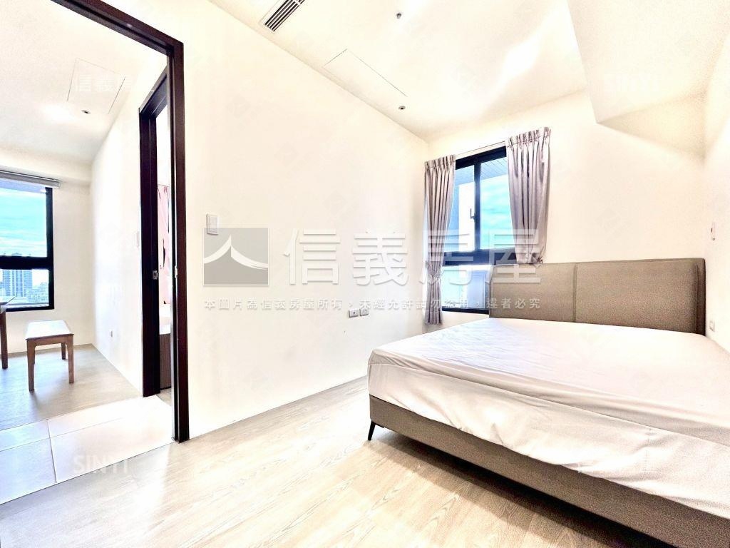 文心１號高樓大兩房車位房屋室內格局與周邊環境