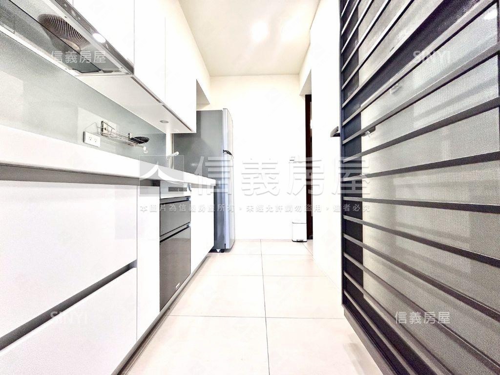 文心１號高樓大兩房車位房屋室內格局與周邊環境