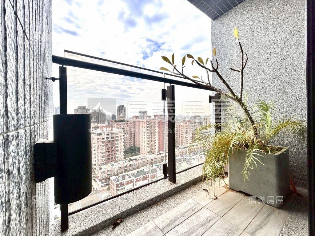 文心１號高樓大兩房車位房屋室內格局與周邊環境