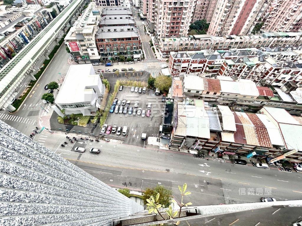 文心１號高樓大兩房車位房屋室內格局與周邊環境