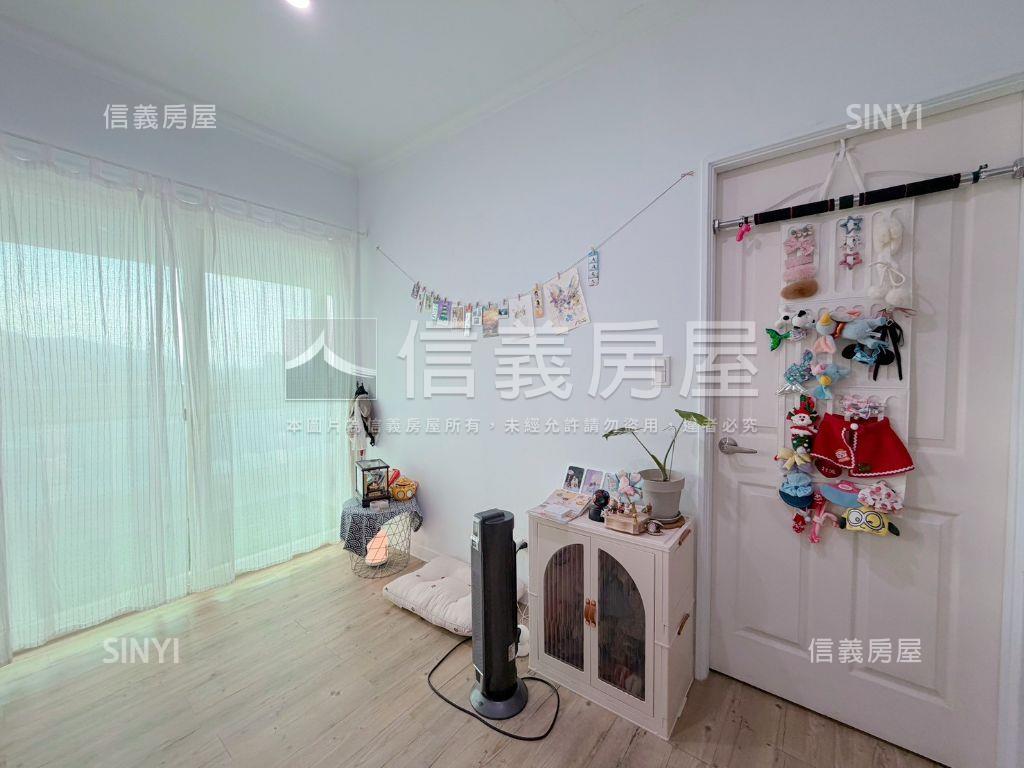 摩天鎮。美妝１房帶車位房屋室內格局與周邊環境