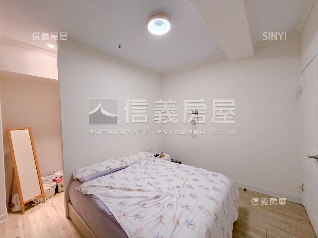 摩天鎮。美妝１房帶車位房屋室內格局與周邊環境