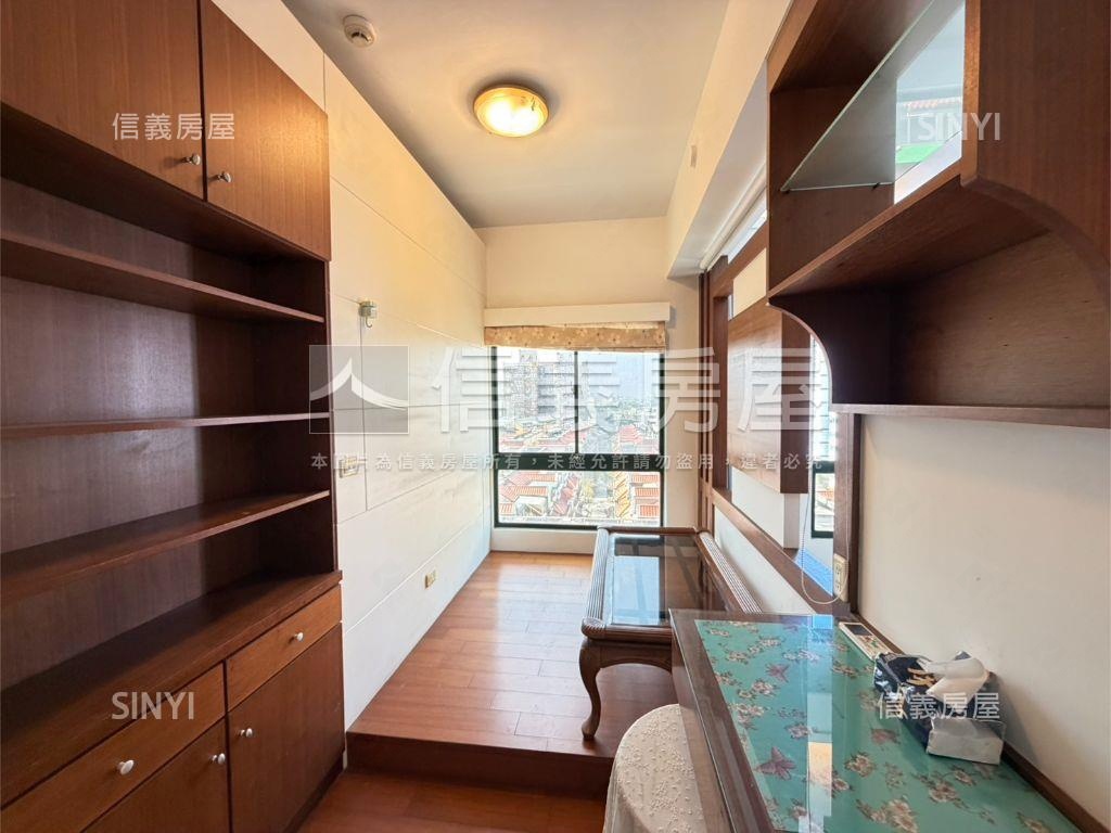 近藝文雙衛浴開窗２房１室房屋室內格局與周邊環境