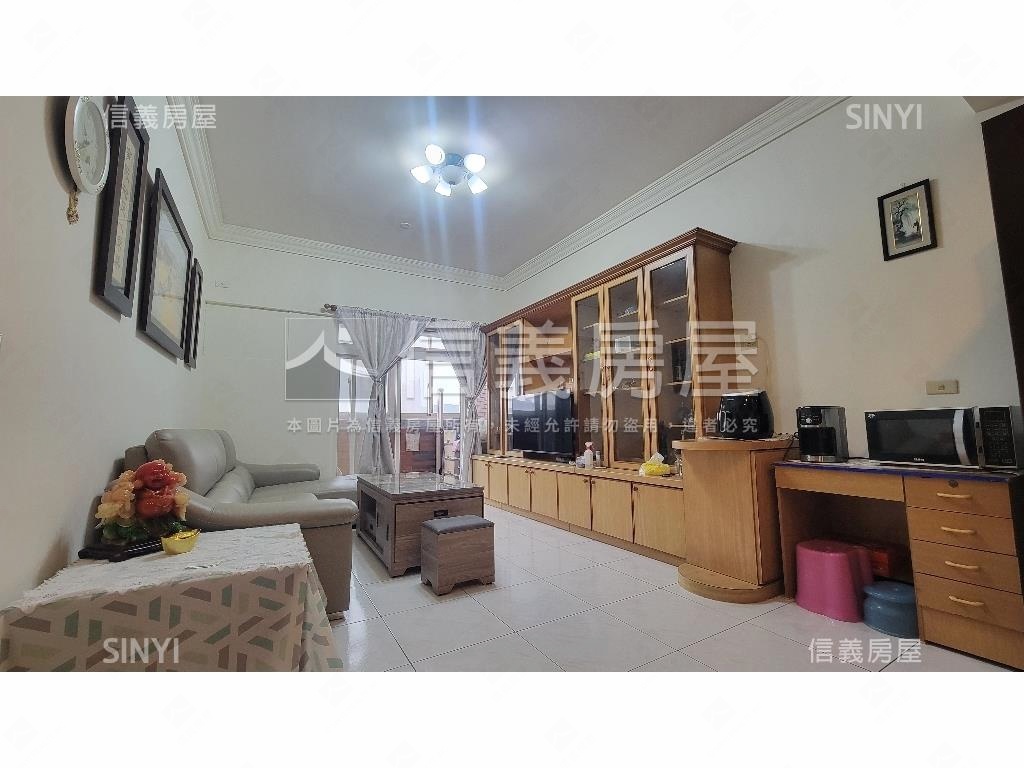 區公所佳鎮景觀四房車位房屋室內格局與周邊環境