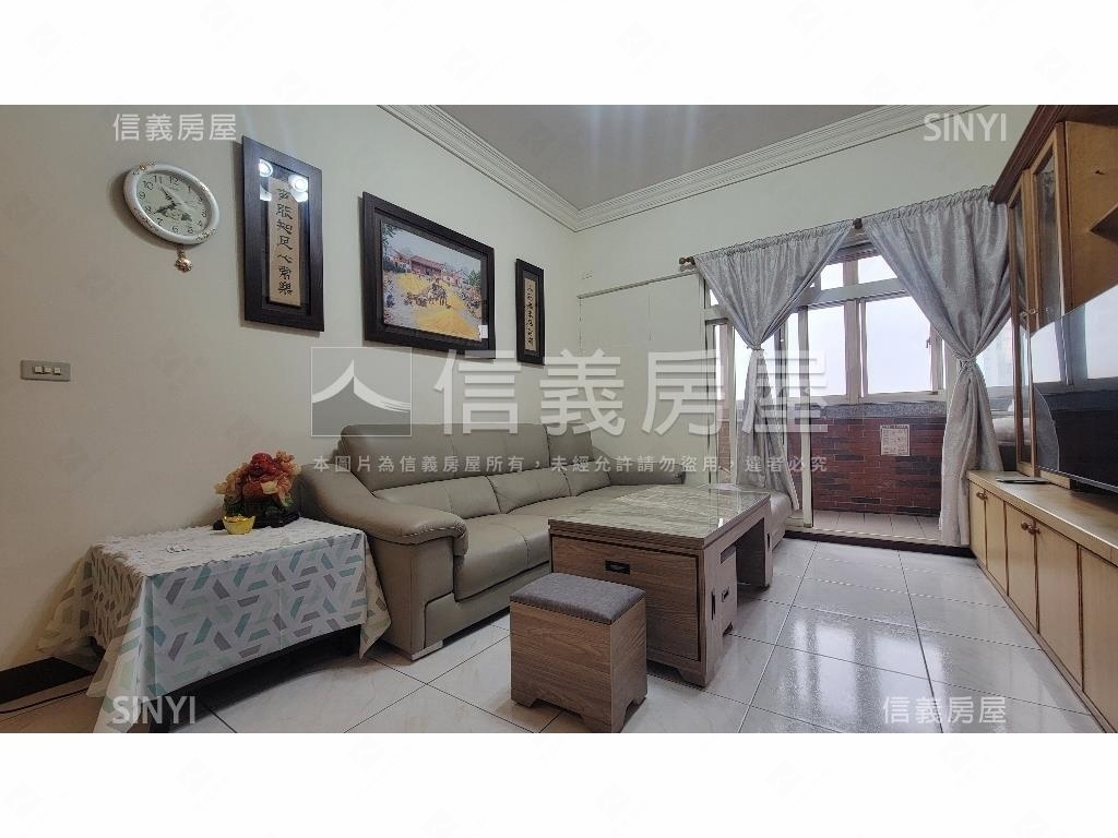 區公所佳鎮景觀四房車位房屋室內格局與周邊環境