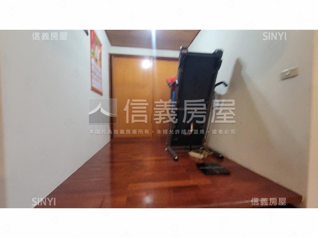 區公所佳鎮景觀四房車位房屋室內格局與周邊環境