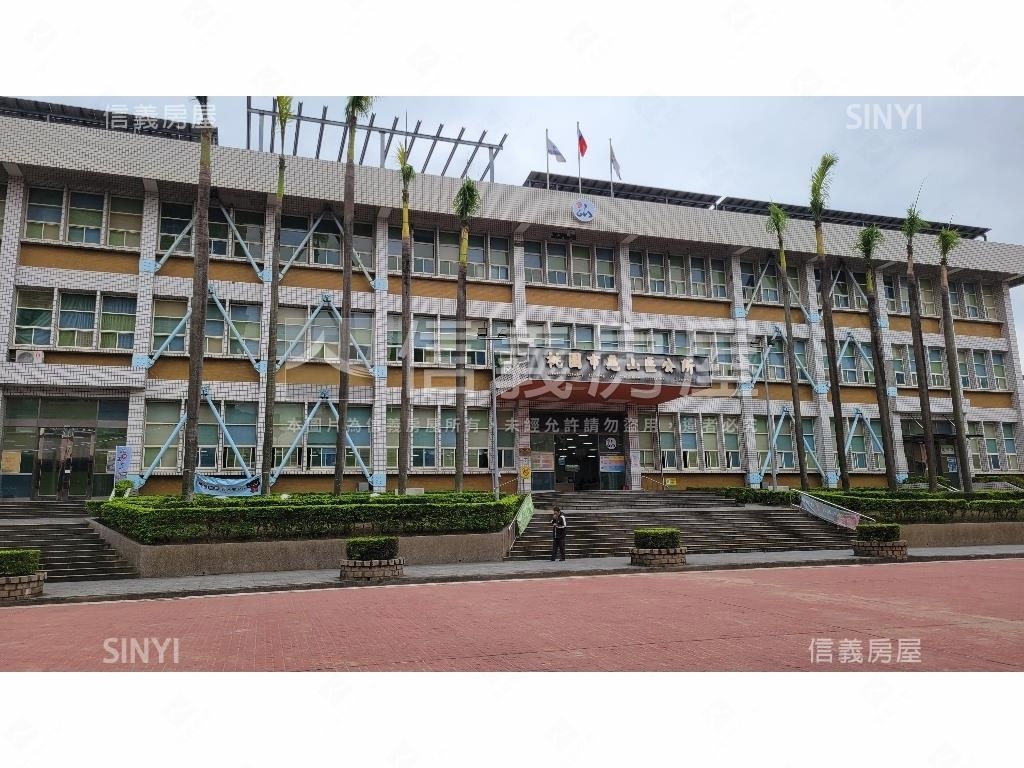 區公所佳鎮景觀四房車位房屋室內格局與周邊環境