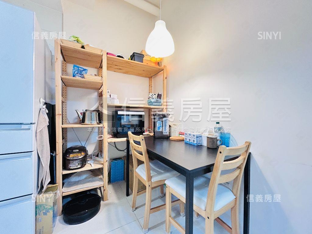 青埔森學園２房車位房屋室內格局與周邊環境
