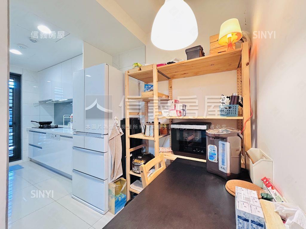 青埔森學園２房車位房屋室內格局與周邊環境