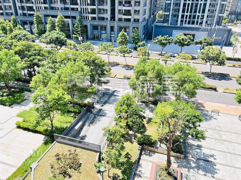 青埔森學園２房車位房屋室內格局與周邊環境