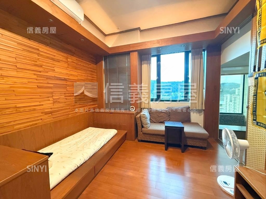 雲天高樓精緻裝潢湯屋車位房屋室內格局與周邊環境