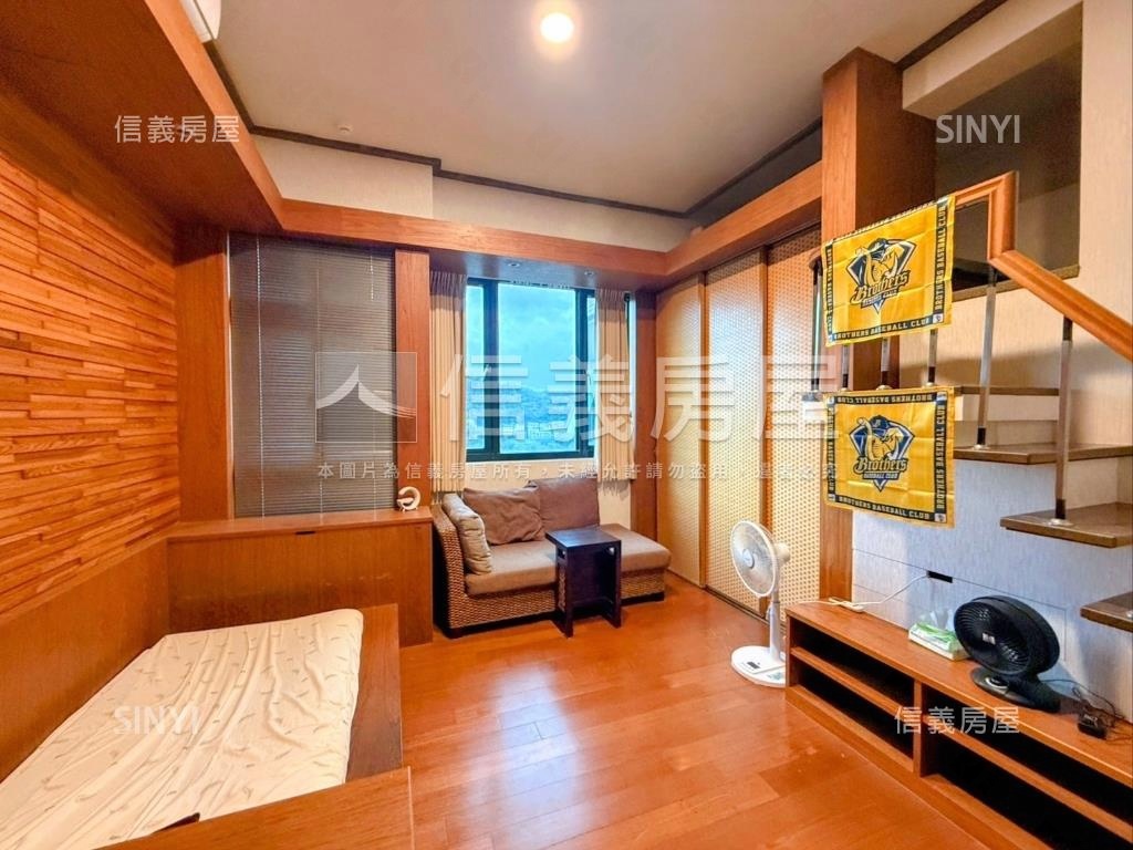 雲天高樓精緻裝潢湯屋車位房屋室內格局與周邊環境