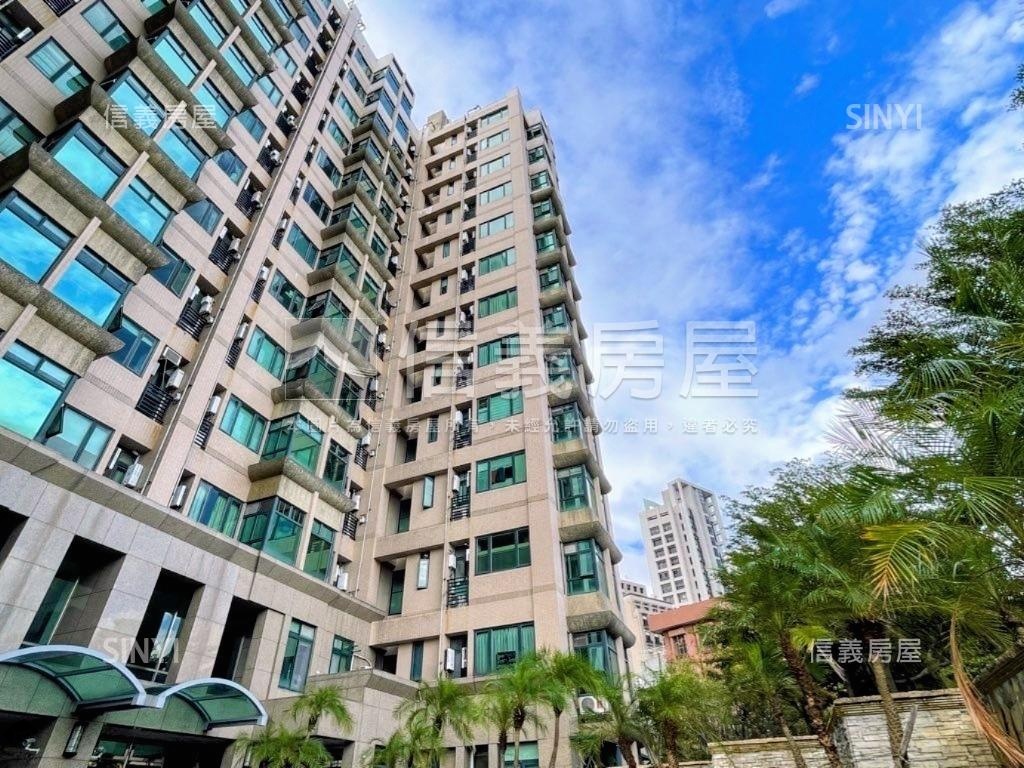 雲天高樓精緻裝潢湯屋車位房屋室內格局與周邊環境