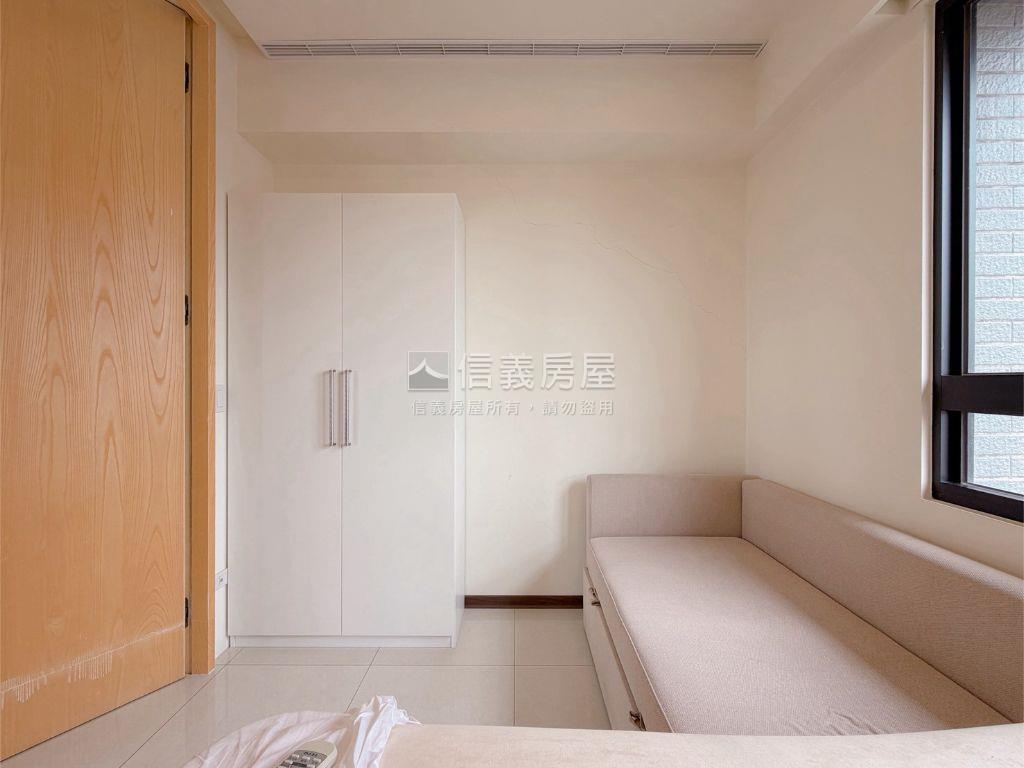 文華匯次頂樓朝南三面採光房屋室內格局與周邊環境