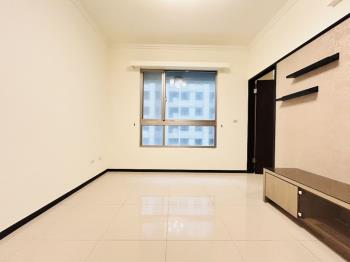 天琴三房只要１１３８萬