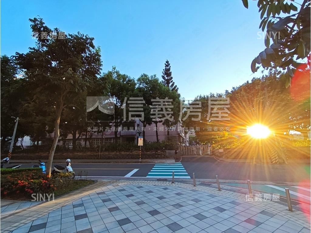 鴻築里昂高樓精美裝潢兩房房屋室內格局與周邊環境