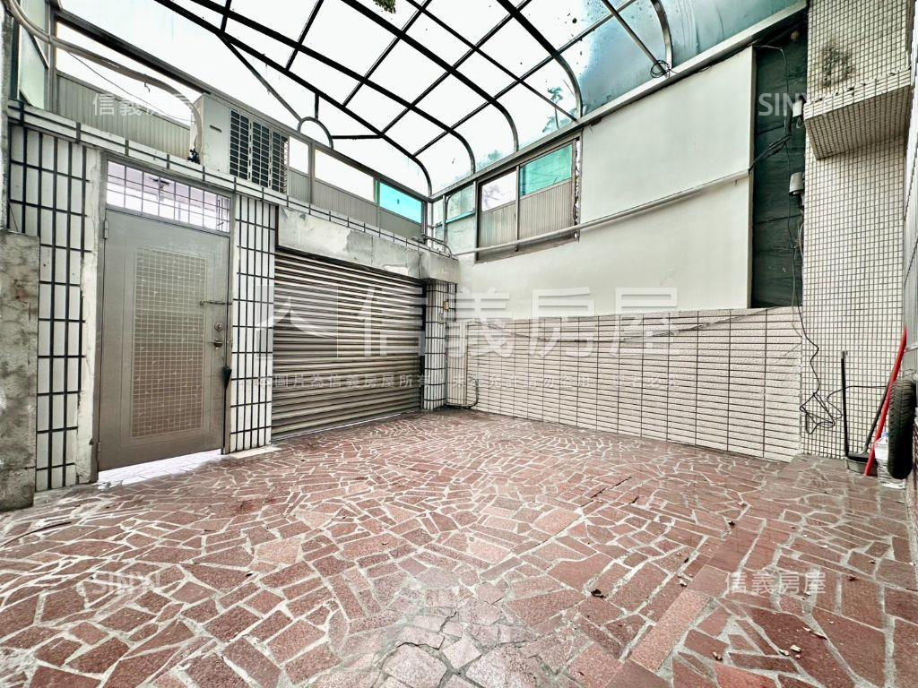 正太原路上透天店面房屋室內格局與周邊環境