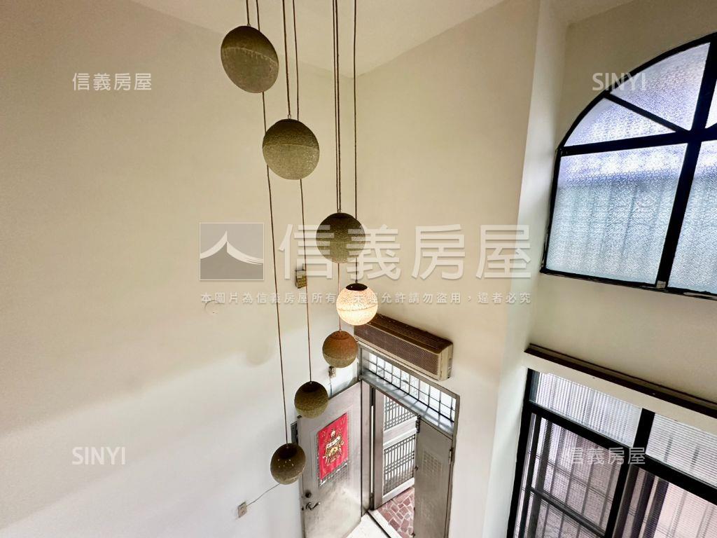 正太原路上透天店面房屋室內格局與周邊環境