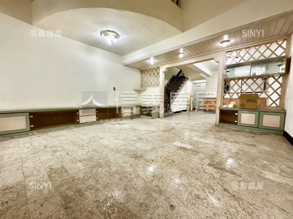 正太原路上透天店面房屋室內格局與周邊環境