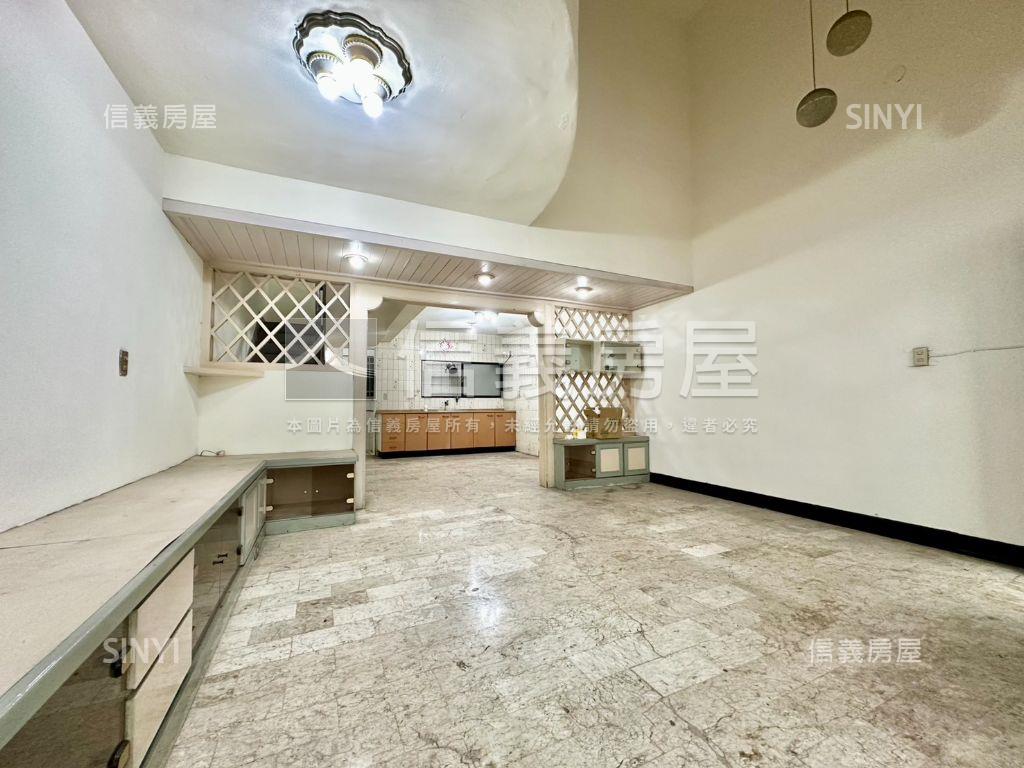 正太原路上透天店面房屋室內格局與周邊環境